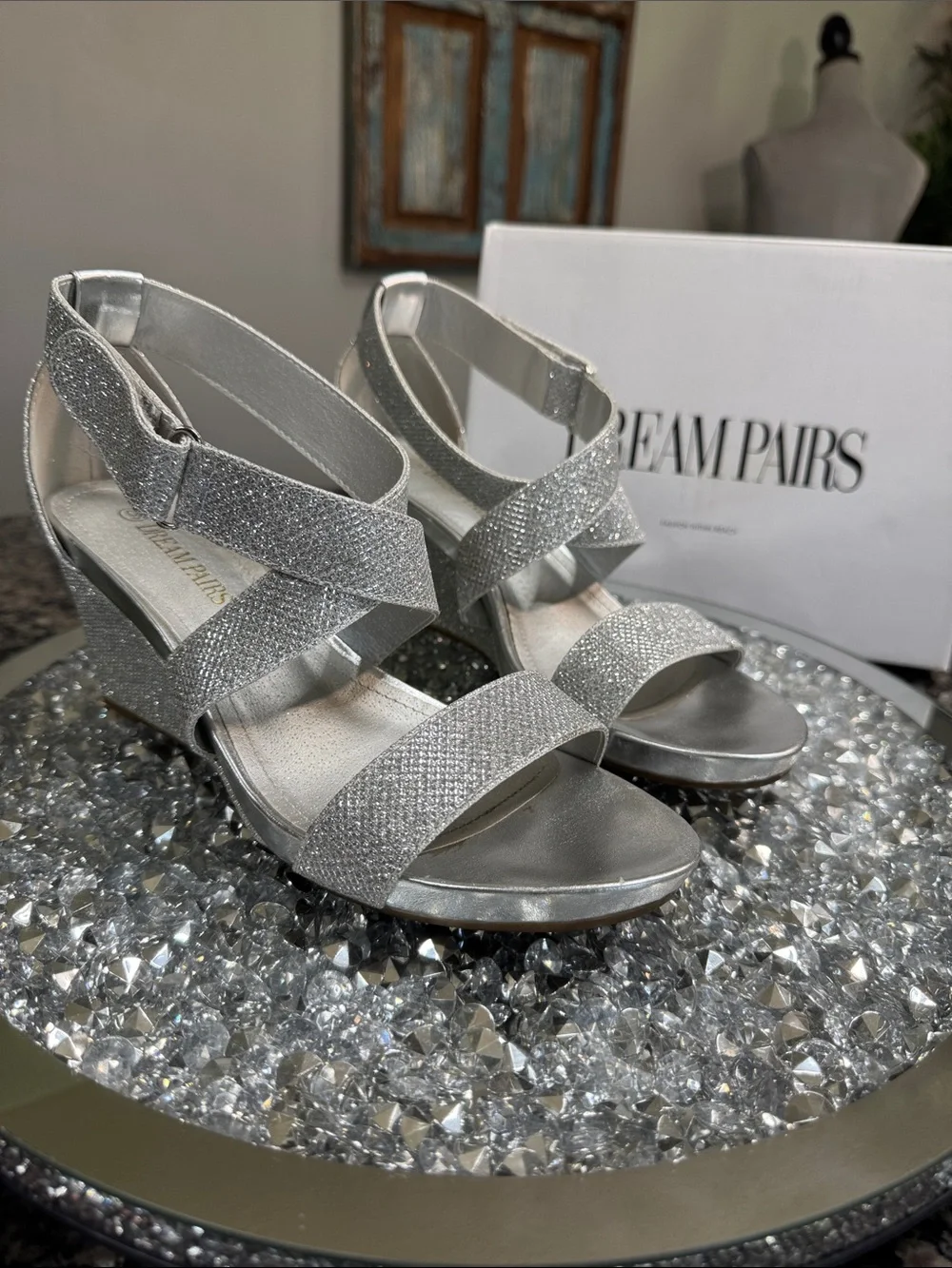 Dream Pairs Silver Glitter Strappy Wedge Sandals EUC 9